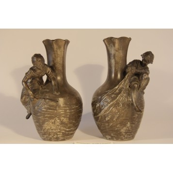 Старинные парные вазы скульптора Louis-Auguste Moreau (Огюст МОРО)
