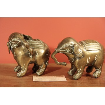 Старинные индийские бронзовые слоны
