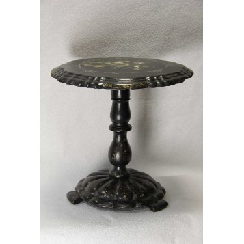 Старинный столик из папье маше