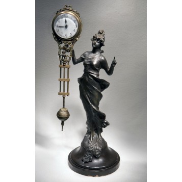 Купить антикварные старинные скульптурные часы Дриада в подарок в Москве