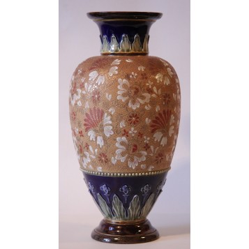 1874 Антикварная ваза английской компании Роял Долтон, старинная керамика