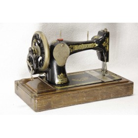 Антикварная швейная машинка Зингер Singer