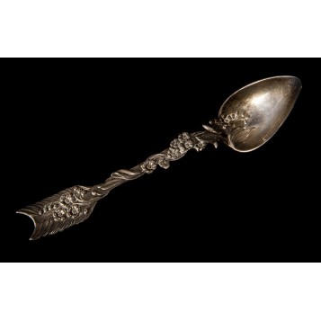 Английская антикварная серебряная ложечка Стрела амура