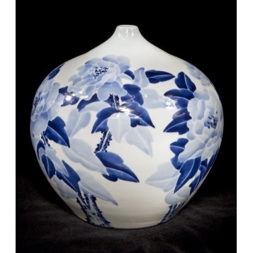 Продается восточный антиквариат, китайская фарфоровая ваза Пионы