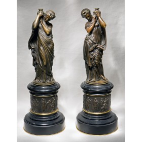 Антикварная пара интерьерных статуэток M.Moreau - купить в подарок