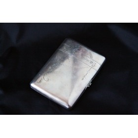 Старинный русский серебряный портсигар из Петербурга с подарочной гравировкой