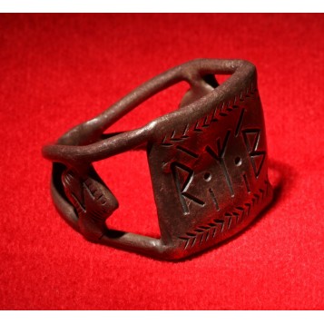 Антикварное кольцо скандинавского Тула рунескрипт Algiz