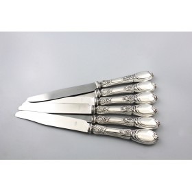 Набор столовых ножей с серебряными рукоятями