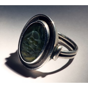 Антикварное кольцо Medium jade