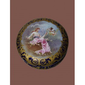 Антикварная фарфоровая шкатулка для ювелирных украшений