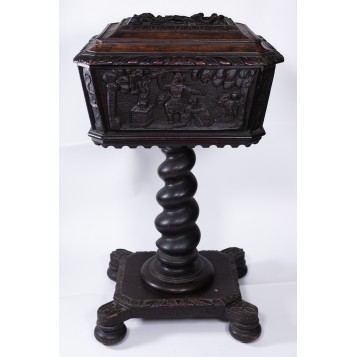 Старинный чайный столик,Англия, XVIII век