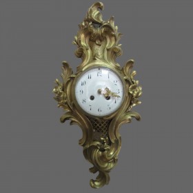 Настенные бронзовые часы с фигурными стрелками