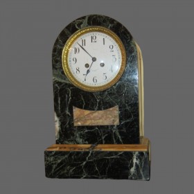 Старинные каминные часы из мрамора Грин Тинос