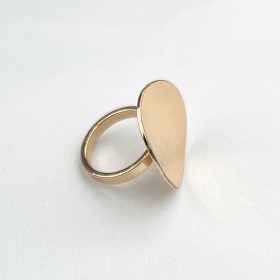 Винтажное кольцо с круглым золотистым диском