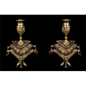 Пара старинных бронзовых подсвечников со скрытой масонской символикой
